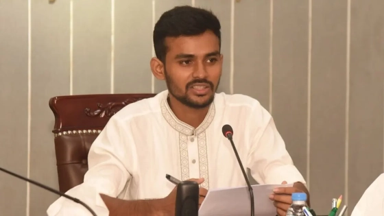 কাকে ইঙ্গিত করে পোস্ট দিলেন উপদেষ্টা আসিফ?