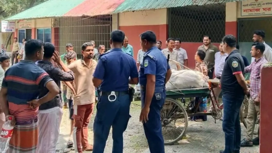 ৩ বস্তা মরা মুরগি নিয়ে যাচ্ছিলেন রেস্তোরাঁয়, অতঃপর...