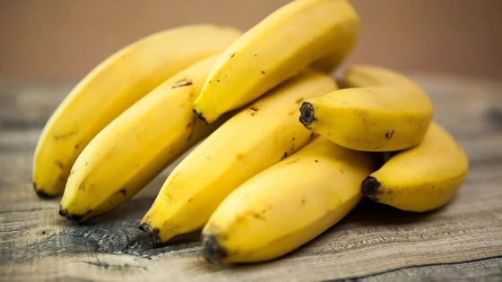 কলার জাদুতেই চুল হবে ঝলমলে, জেনে নিন সহজ টোটকা
