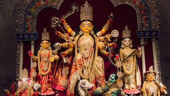 প্রতিমা বিসর্জনের মধ্য দিয়ে শেষ হচ্ছে শারদীয় দুর্গোৎসব