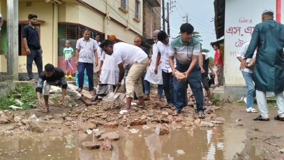সাবেক যুবদল নেতার উদ্যোগে স্বেচ্ছাশ্রমে রাস্তা সংস্কার