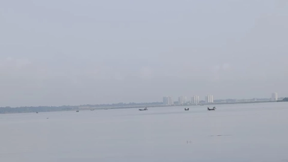 অভিযানেও থামানো যাচ্ছে না জেলেদের