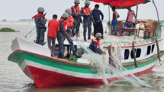বরিশালে মা ইলিশ রক্ষায় নৌবাহিনী, চার দিনে ১০৪ জেলের কারাদণ্ড