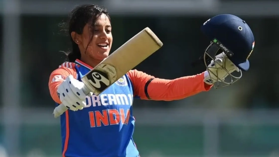 ছক্কা মেরে ইতিহাস গড়লেন স্মৃতি মান্ধানা!