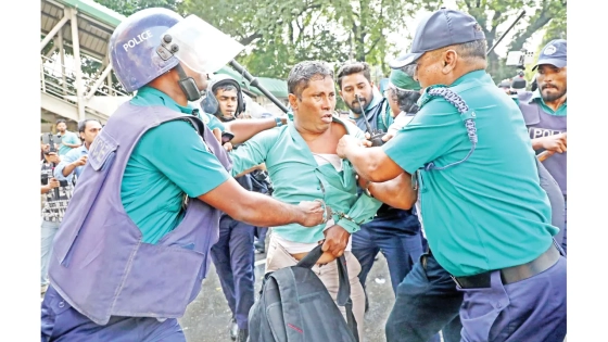 শিক্ষকদের ওপর হামলা, আজ থেকে লাগাতার কর্মবিরতি