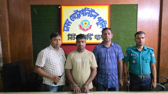 নিউমার্কেটে চুরির কাজে ব্যবহৃত সরঞ্জাম, নগদ টাকাসহ গ্রেপ্তার ১
