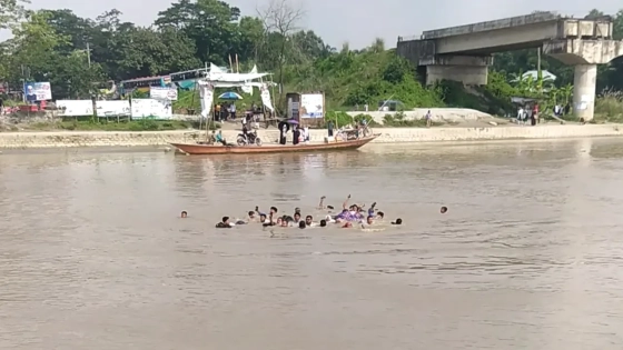 শরীয়তপুরে কীর্তিনাশা নদীতে যাত্রীবাহী ট্রলারডুবি
