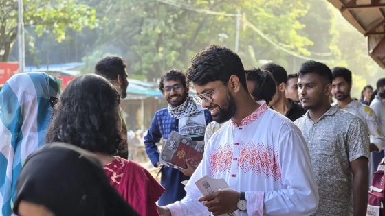 শেষ মুহূর্তে প্রচারণায় সরগরম চবি ক্যাম্পাস