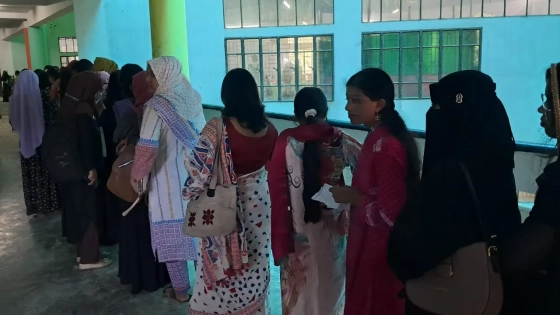 ৩০ মিনিট দেরিতে শুরু হলো চাকসুর ভোট
