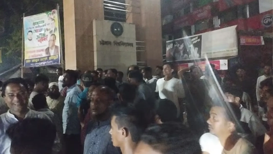 চবিতে মুখোমুখি অবস্থানে ছাত্রদল-ছাত্রশিবির