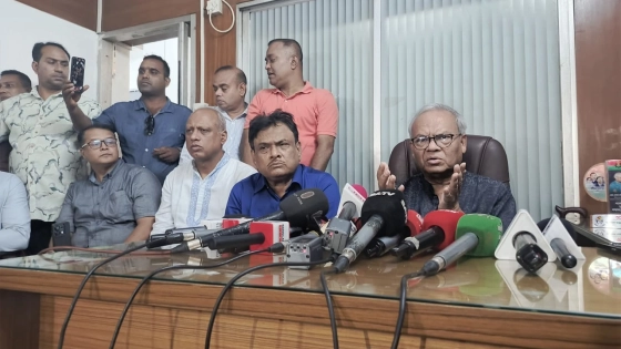 আ.লীগ সচল নাকি নিষিদ্ধ থাকবে, সিদ্ধান্ত নেবে সরকার : রিজভী