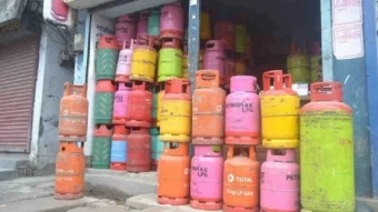 অরাজকতার মধ্যেই গ্যাসের দাম নতুন দাম নির্ধারণ, আজ থেকেই কার্যকর