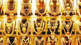 দেশে স্বর্ণের দামে বড় পতন, ভরি কত